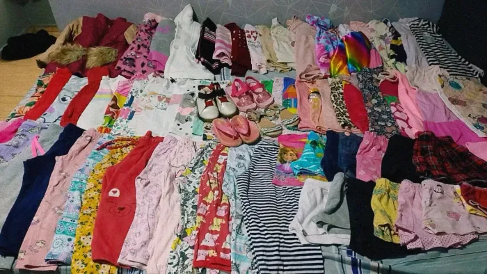 Lote de roupas de menina tamanho 3 anos com 76 peças de inverno e verão