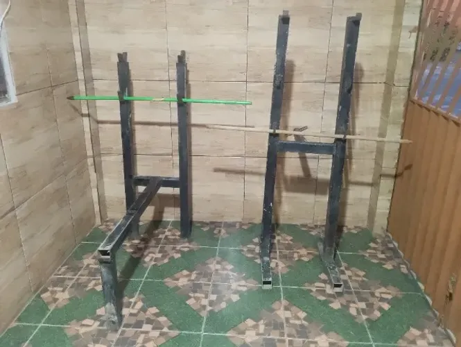 Aparelhos de musculação artesanal. Supino, Suporte de barra para rosca dieta ou agachament