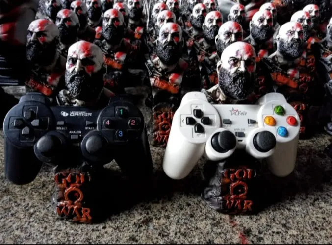 SUPORTE P/ CONTROLE DE PLAYSTATION 3 E 4 - KRATOS / GOD OF WAR
