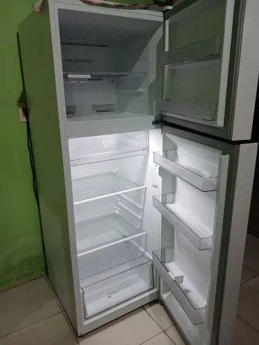 Geladeira midia