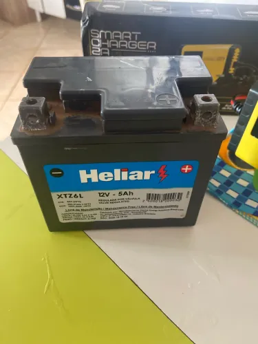 Bateria de moto HELIAR usado 