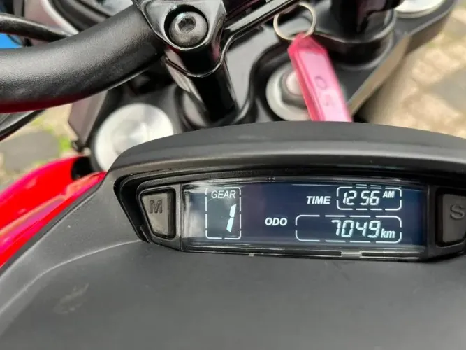 BAJAJ DOMINAR D400 2025