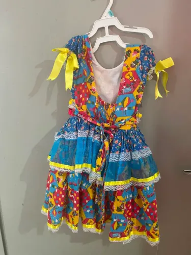 Vendo vestido de quadrilha