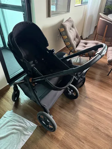 Carrinho de Bebê com bebê conforto - Maxicosi Ana 3