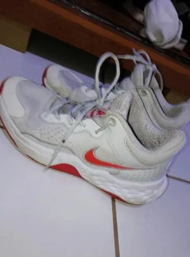Tênis Nike Fly by mid