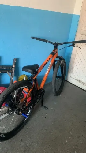 Bike Com cubo barulhento e freio hidráulico 
