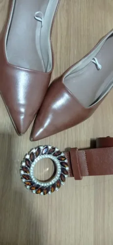 Scarpin marrom couro num 37-38