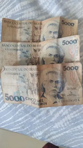 Nota de 5 mil cruzeiros e 100 mil cruzeiros para colecionadores