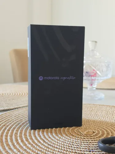 Motorola Signature