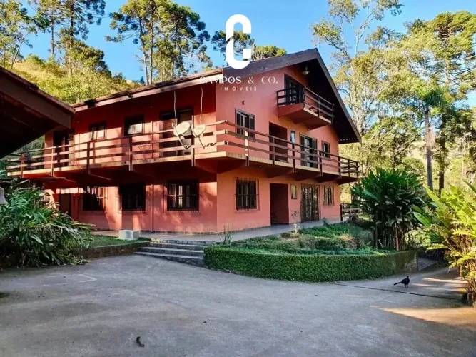 Haras em Sapucaí Mirim - MG, na divisa com a cidade de Santo Antônio do Pinhal, com excele