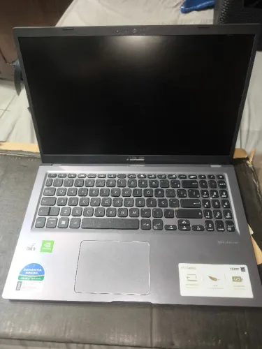 Laptop ASUS 8 RAM 512 SSD (excelente estado de conservação)