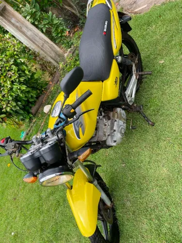 Vendo moto Suzuki yes 125