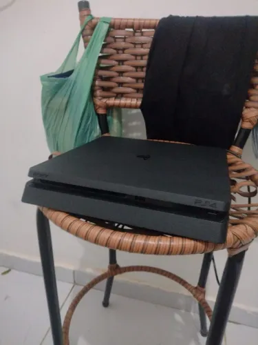 Ps4 semi novo