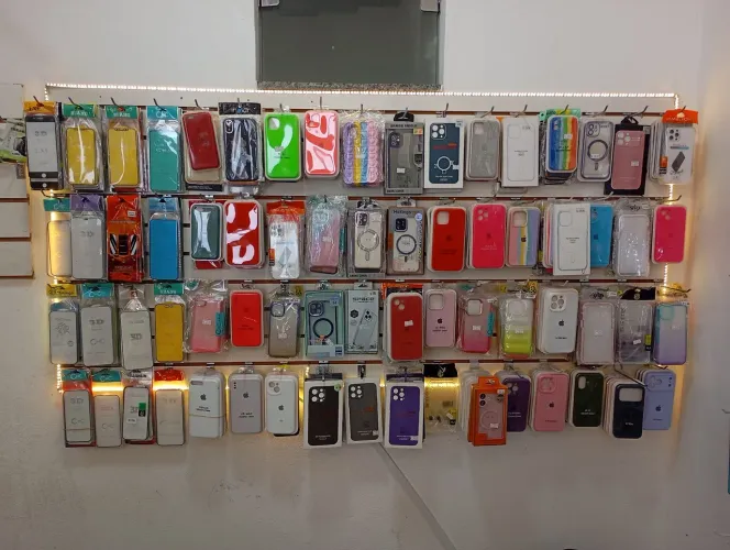 Loja de eletrônicos e manutenção (somente mercadorias e estrutura para trabalho)