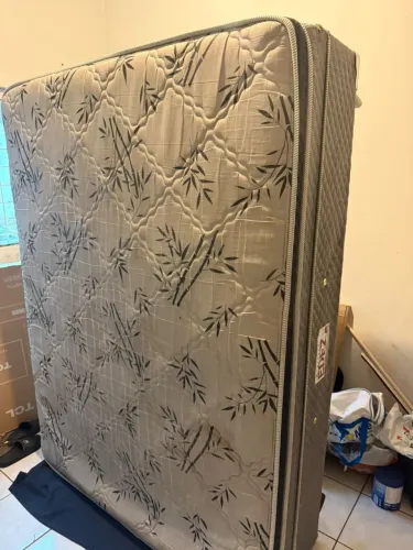 Vendo cama box casal 