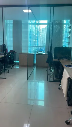 Divisórias e Portas de Correr em Vidro