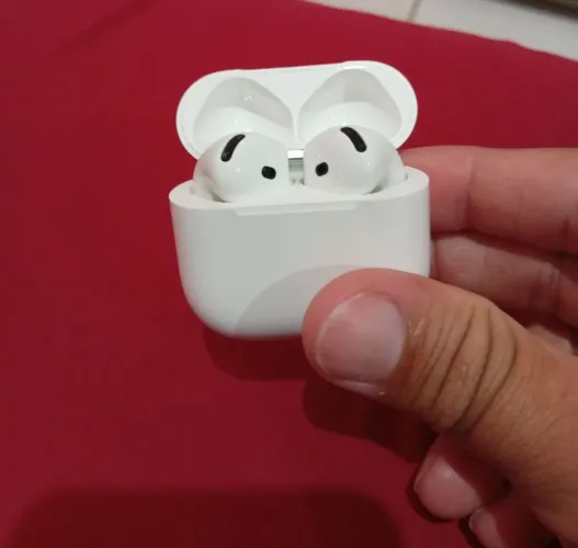 airpods 4 com cancelamento ativo de ruído