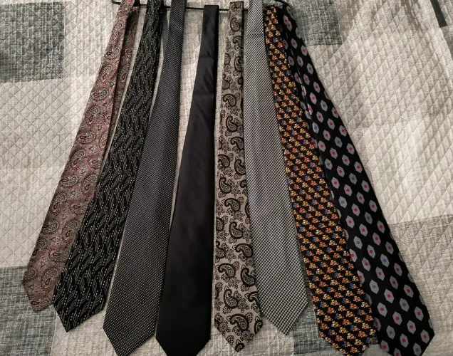 34 gravatas de seda - Versace, GianFranco, Valentino, boggi, entre outras