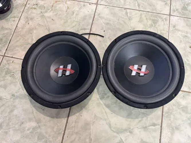 Vendo alto-falante o hurrcane de 300 RMS de 12 polegadas