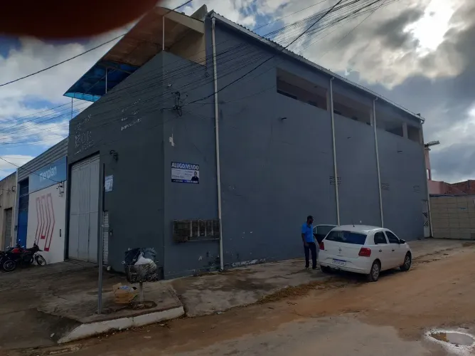 Galpão e Kitnets a Venda