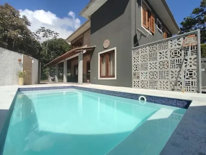Casa a venda com 4 suítes e piscina no Parque Vivamar, em Ubatuba