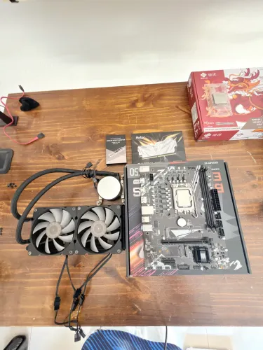 Kit LGA 1700 placa, processador e water cooler 240mm