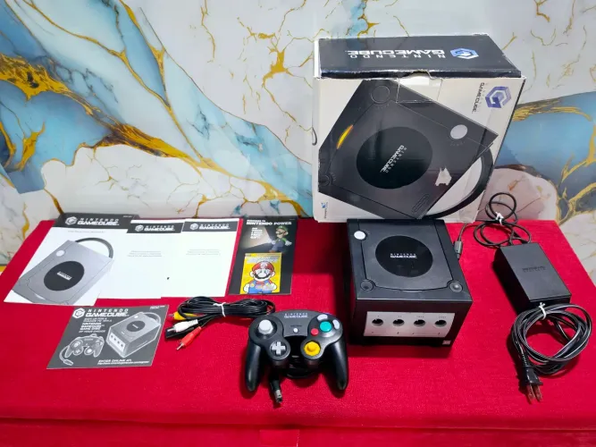 Vendo Game cube impecável bloqueado com um jogo original