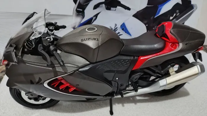 Miniatura da Moto Suzuki Hayabusa 1:09