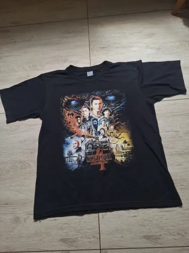 Camiseta Preta Estampa Geek Pôster Retrô Sci-Fi Tam G