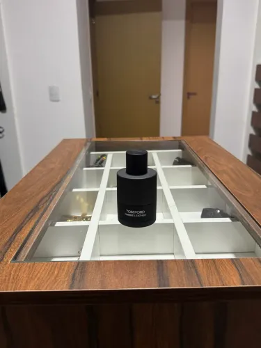 Tom Ford Ombré Leather na concentração Eau de Parfum, na versão de 100ml