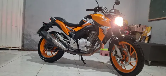 CB TWISTTER 250F 