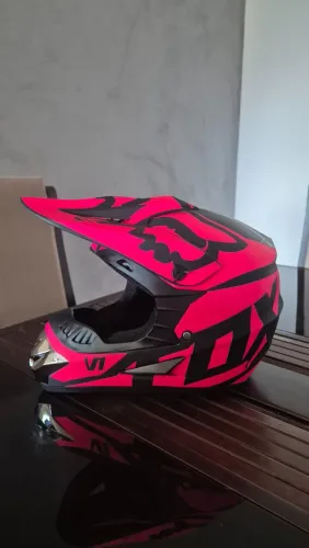 Capacete de moto modelo FOX Cross infantil