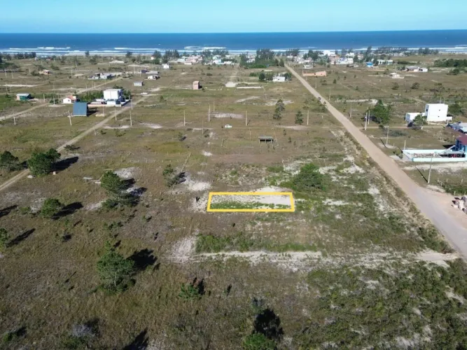 Terreno localizado no bairro Tropical, Balneário Gaivota/SC