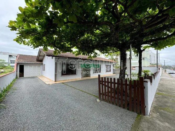 Terreno em ótima localização na Vila Nova, com casa