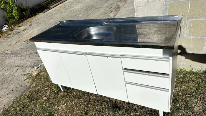 Gabinete de Cozinha com meses de uso ! (retirar no local)