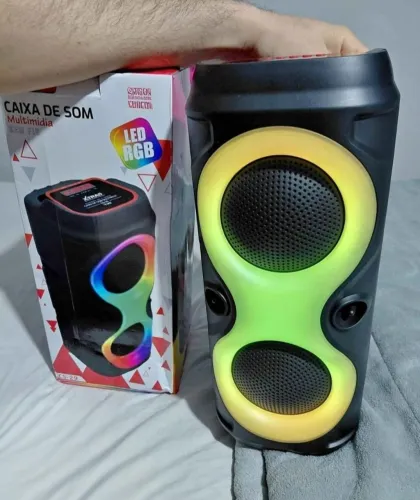 Caixa de som de led para ouvir músicas etc