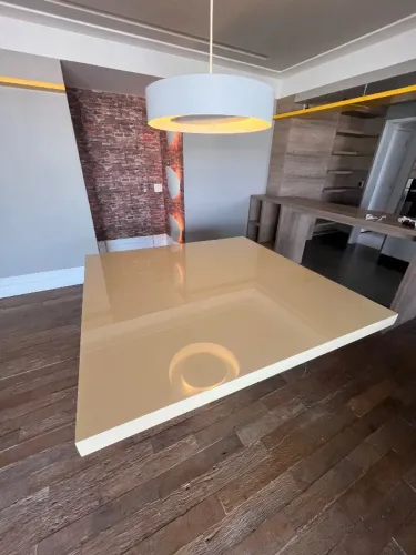 Mesa de jantar quadrada 1,5x1,5