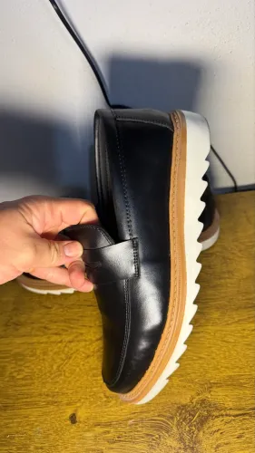 Sapatos 44