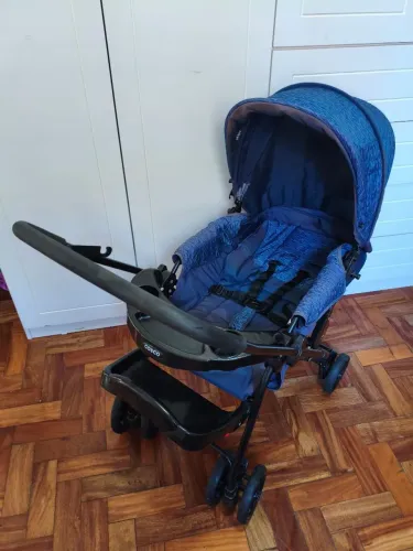 Carrinho de Bebê Cosco Alça Reversível 0 a 15kg