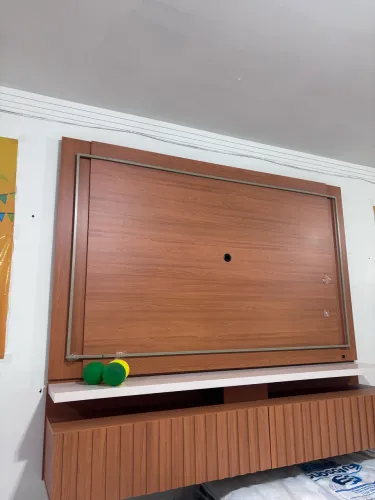 Painel de tv suspenso 75 polegadas+ led