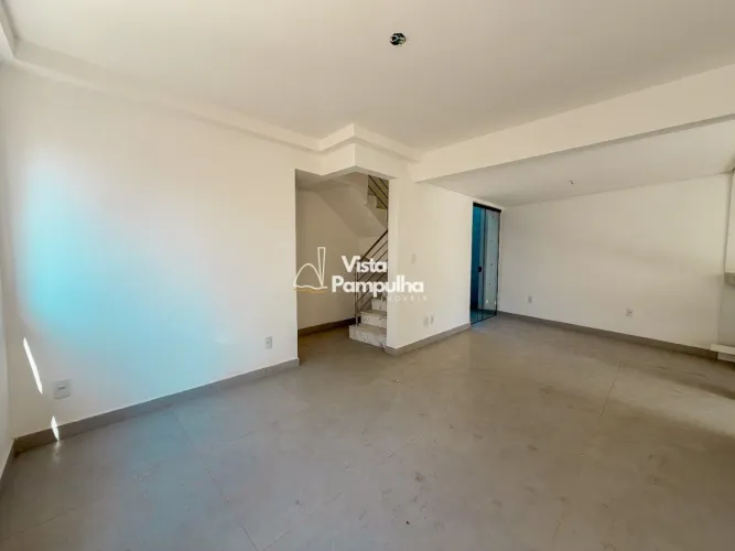 Casa Triplex à venda | 197 m² | 3 quartos (1 suíte) | 2 vagas | Planalto | Belo Horizonte/