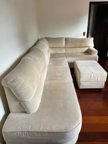 Vendo sofá de canto medindo 3,50 X 2,00. Preço R$3.000,00