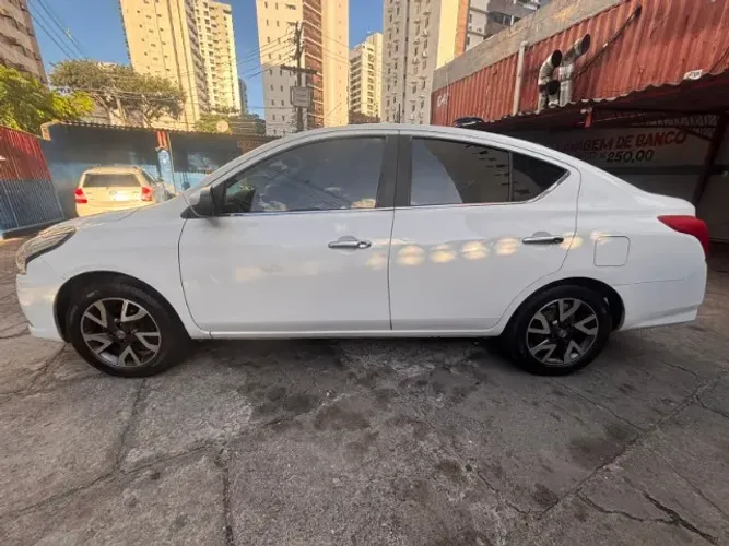 Nissan Versa SL 1.6 16V Flexstart 4P Aut. 2017