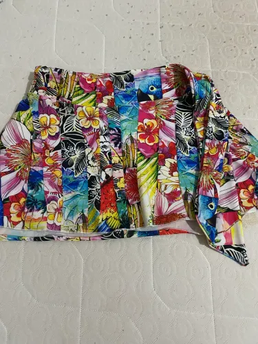 Saída de praia mini saia estampada