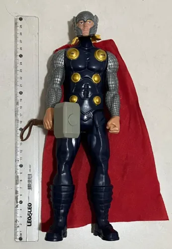 Boneco Thor Marvel