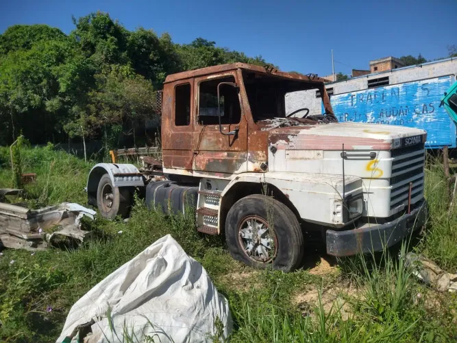 Scania 113 baixado no detran