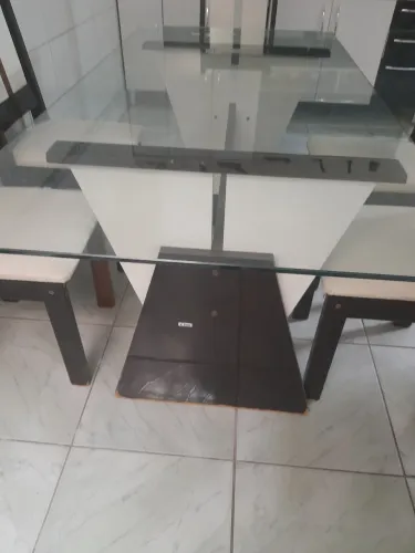 Mesa com 5 cadeiras  cimol