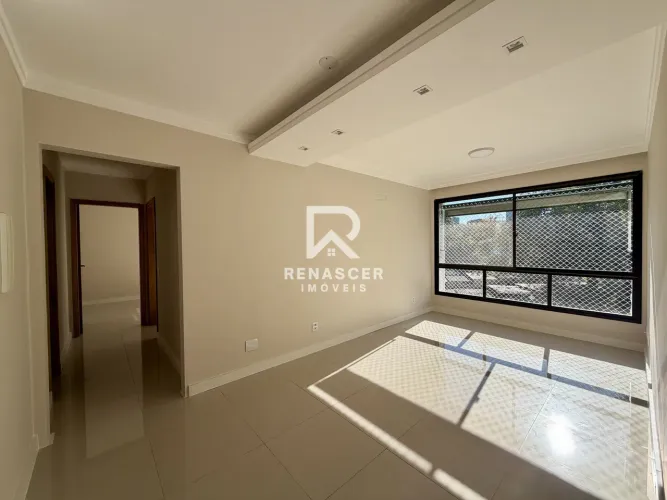 Apartamento reformado de 2 dormitórios com vaga coberta