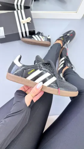 Tênis Casual Feminino Sintético Adidas Samba OG Preto/Branco (2 Pares Cadarços) Entregas