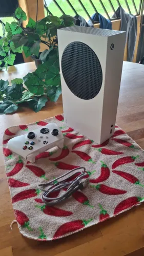 Xbox Series S 512GB Muito Conservado - Sem Defeitos